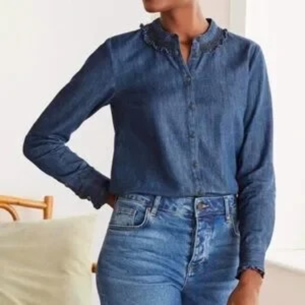 Boden, Caitlin Smocked Indigo Denim Chambray Button Down Top Size 4